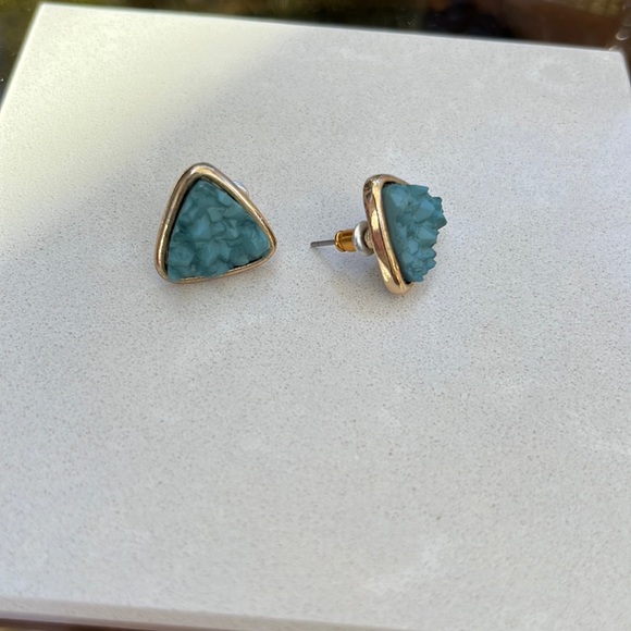 Jewelry - Turquoise textured stone stud